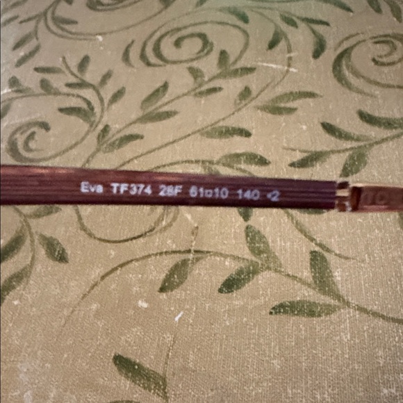 Tom Ford Women's Gold Frame Sunglasses - Picture 4 of 8